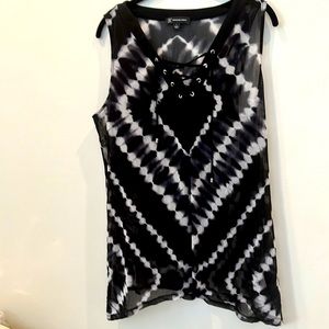 I.N.C Large Sleeveless Sheer top-underneath black camisole. Excellent condition!